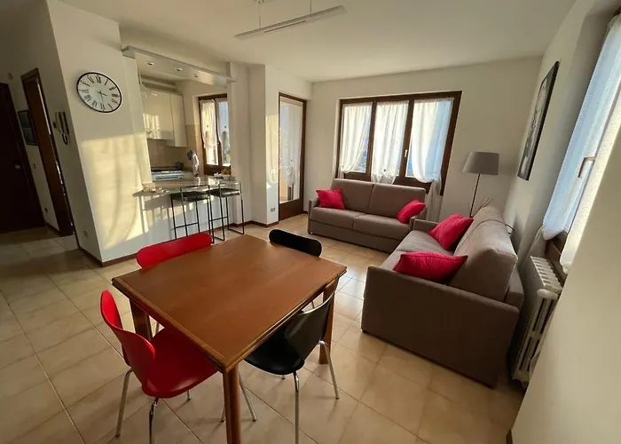 Welcome Traveller La Perla