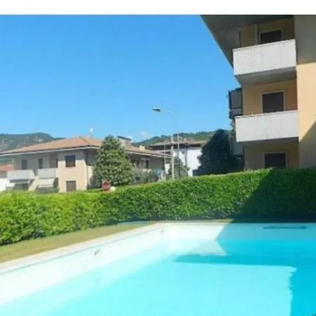 Welcome Traveller La Perla * 가르다